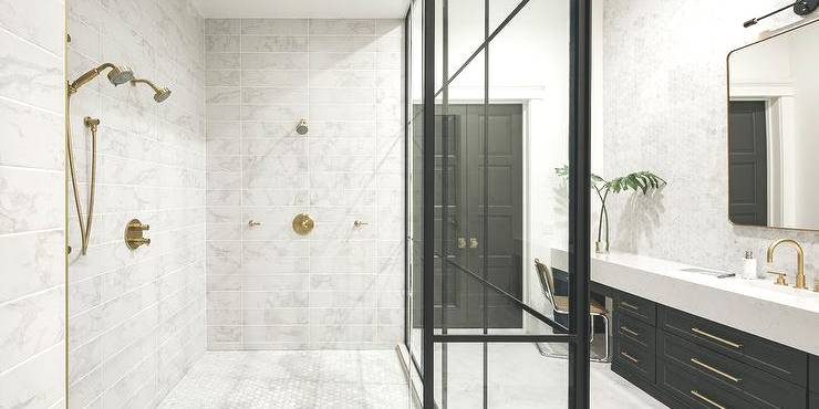 douchewand met keramische tegels in @city